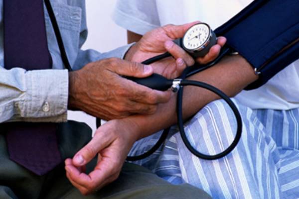 علائم افت فشار خون و راه های درمان آن