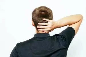 تند زدن رگ گردن نشانه چیست